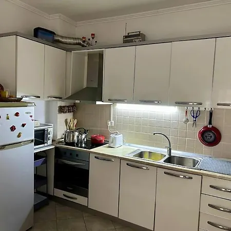 Cozy Near The Sea! 아파트 Durrës
