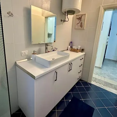 아파트 Cozy Near The Sea! Durrës