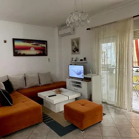 Cozy Near The Sea! 아파트 Durrës